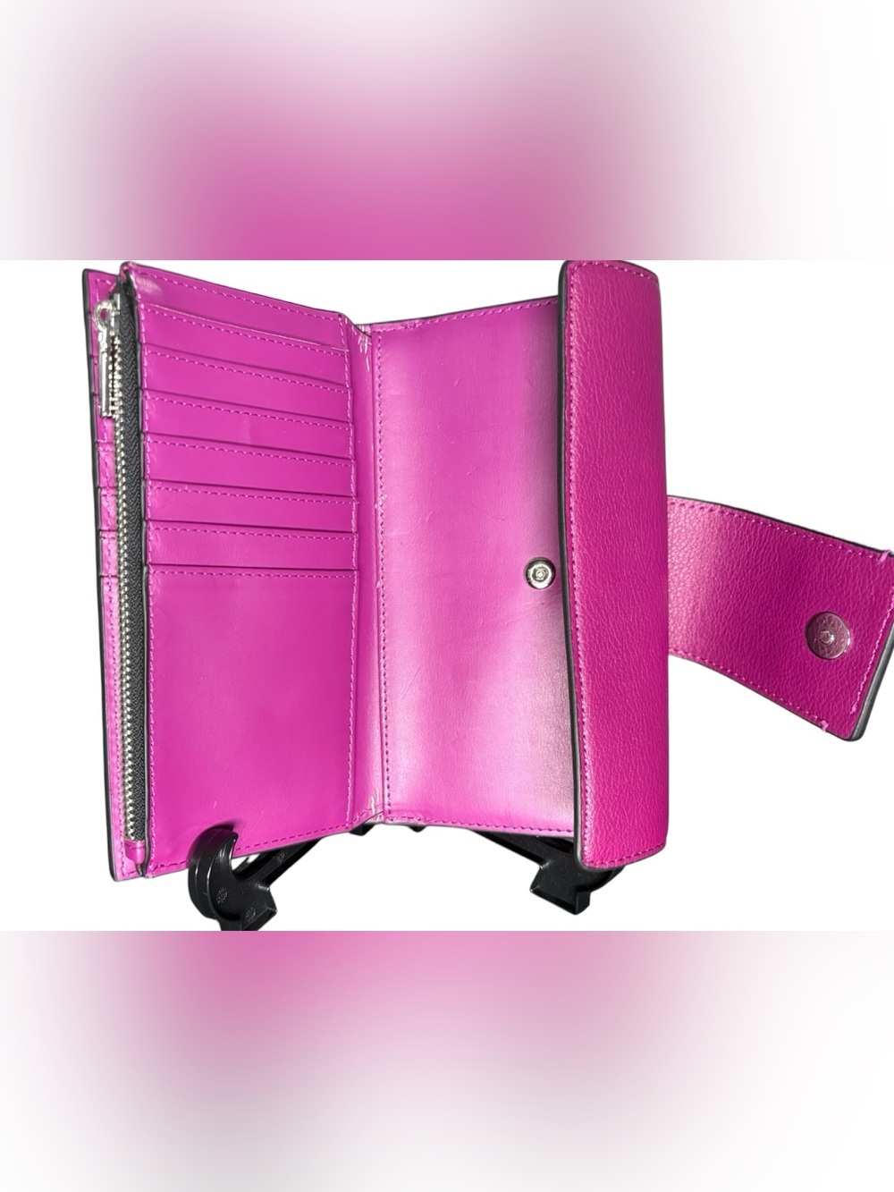 Calvin Klein Lock Large Trifold Wallet in magenta/fuchsia pink - Picture 4 of 11